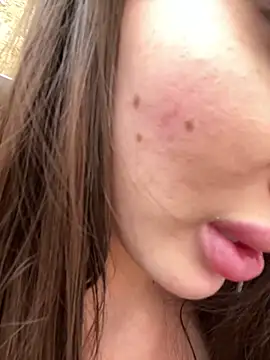 Онлайн чат XXX LillyNatty18