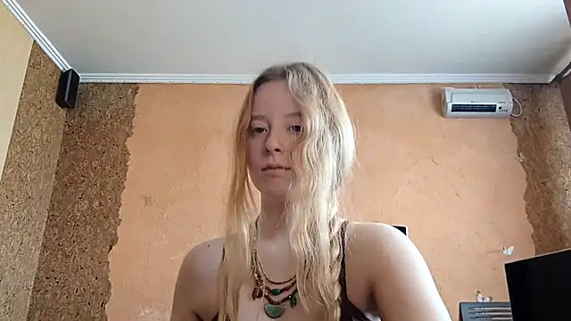 KateVibe_01 élő XXX-chatje