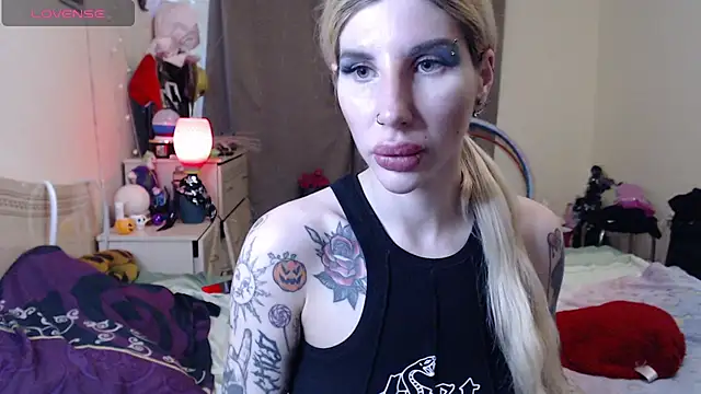 XXX chat uživo modela BLACKPeonyy