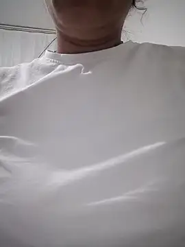 Nergiz2135 웹캠 쇼