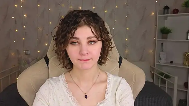 Kira__Fluffy's Live Sex Cam Show