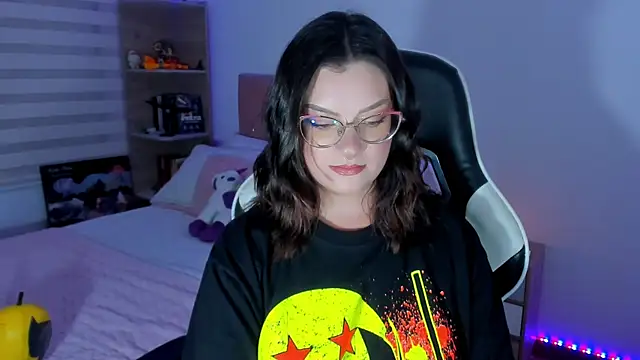 Chat +18 de OphelianaRose33 ao vivo