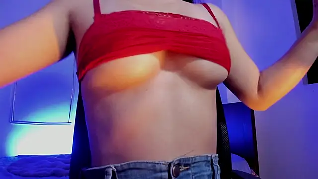 צ'אט XXX בשידור חי של MeganWhite3