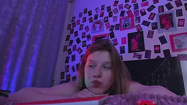 XXX chat uživo modela KarambaMoon