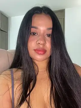 Sala de chat en directo de Aitana98_