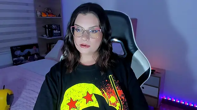 Chat +18 de OphelianaRose33 ao vivo