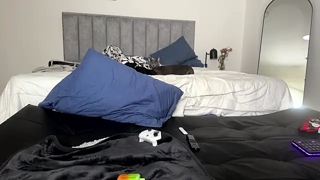 DerkAndValentina's Live XXX Chat