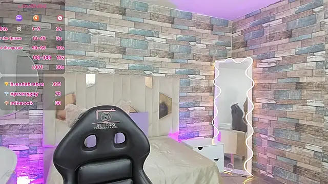 Czat XXX na żywo – CYRUS_TAY