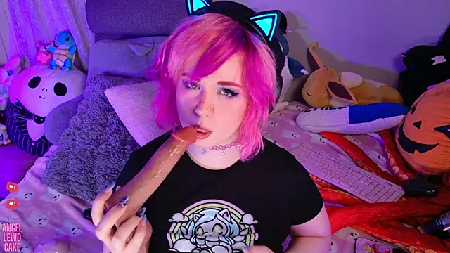 Chat XXX en directo de Angel-Lewd-Cake