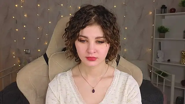 Chat XXX en directo de Kira__Fluffy