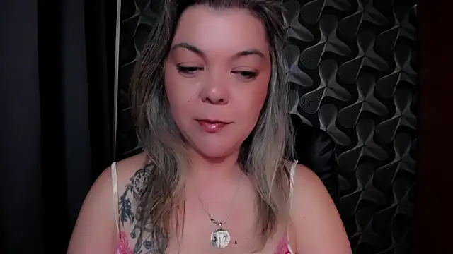 TheDommeのライブXXXチャット