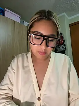 Miabonnett_ élő XXX-chatje