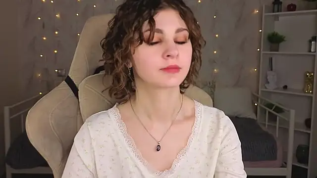 Kira__Fluffy লাইভ XXX চ্যাট