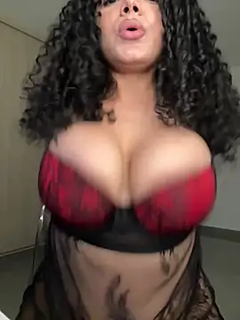 Curlyierr's Live XXX Chat