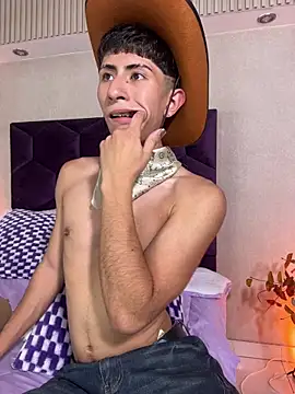 XXX chat uživo modela AndyJustgame_