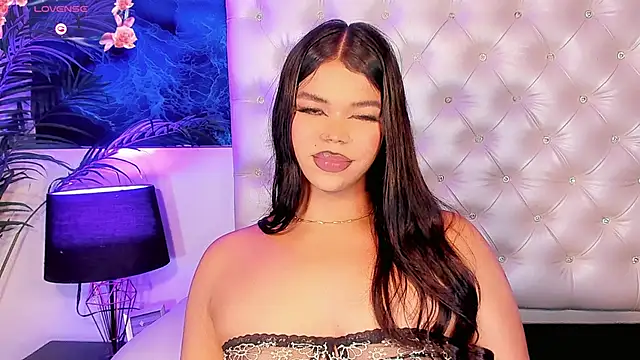 Keira_Fox31 Adlı Modelin Web Kamerası Şovu