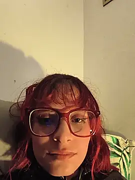 XXX chat uživo modela RedMeloddy