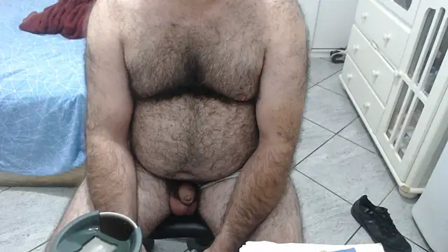 MysterBearMG Show in webcam