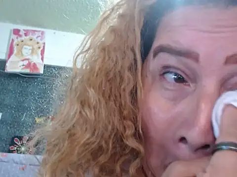 Perla1981--'s Live XXX Chat