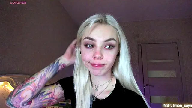LillyMoure_ live XXX chat