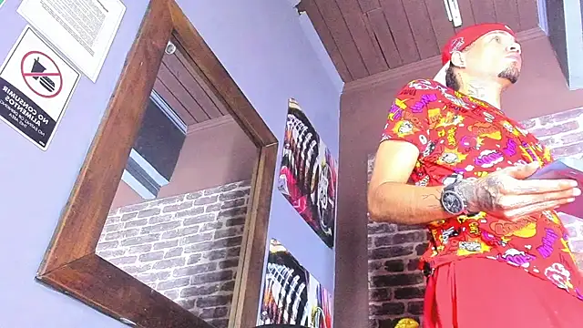 Daniel_huge22's Live XXX Chat