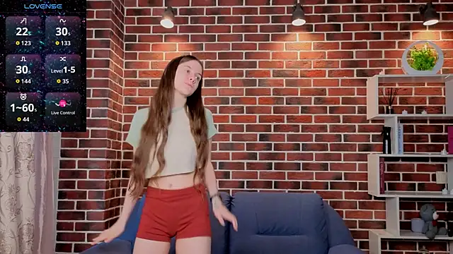 MyrtaMcclaneyn Webbikameraesitys