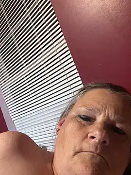 Chat +18 de Roxie6989 ao vivo