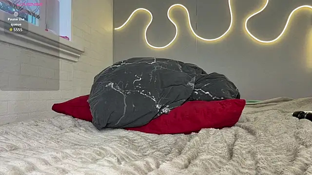Chloeromantic Adlı Modelin Canlı XXX Sohbeti