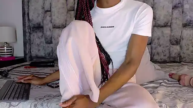 samirths_boy_'s Live XXX Chat