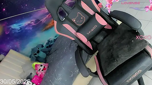 Nella_Dolls 现场XXX聊天