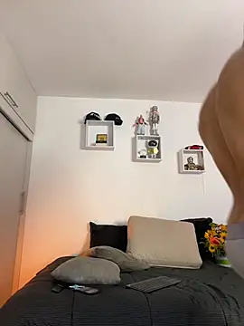 Ezzio_Scolaro Pertunjukan Webcam