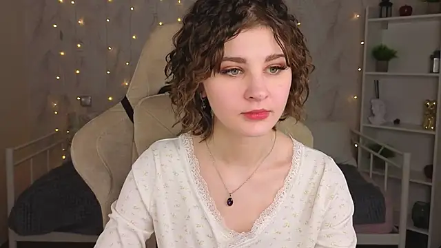 צ'אט XXX בשידור חי של Kira__Fluffy