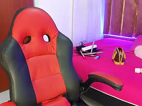 Kiaralovee26 – webcam-show
