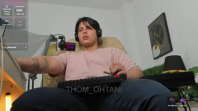 دردشة Thom_Ohtani الجنسية المباشرة