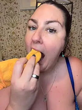 Lacey_BBWのライブXXXチャット
