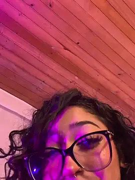 XXX chat uživo modela LilithMonette