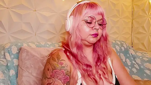 Chatroom XXX en direct de Satyn_doll
