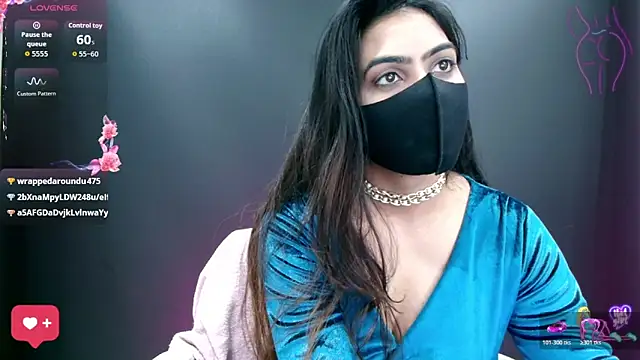 DesiZoya Adlı Modelin Canlı XXX Sohbeti