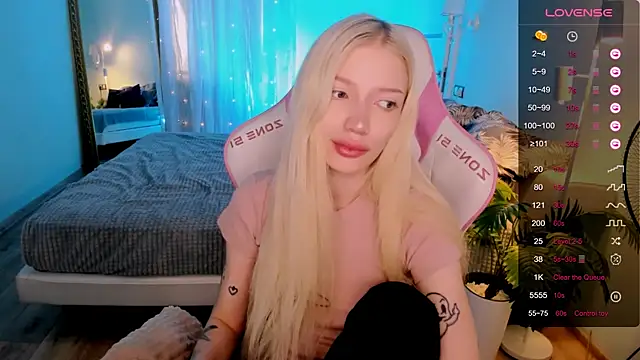 AnyaTaylor_ Chat XXX in diretta