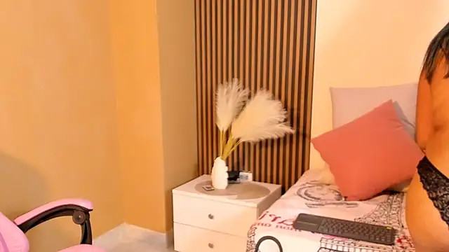 חדר צ'אט בשידור חי של LizzCherrie