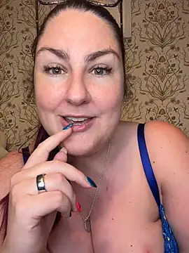 Chat +18 de Lacey_BBW ao vivo