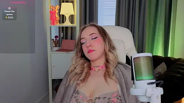ShadowSparkle Chat XXX in diretta