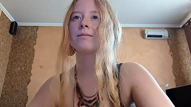 Chat +18 de KateVibe_01 ao vivo