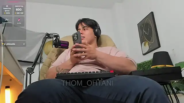 Thom_Ohtani Webcam-Show