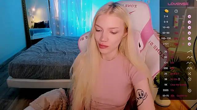 AnyaTaylor_ Live XXX-Chat