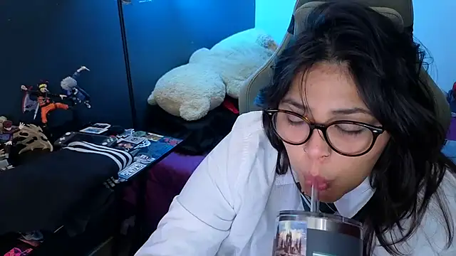 Chat +18 de miacanela_xo ao vivo