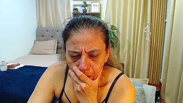 Chat +18 de sasi_luna ao vivo