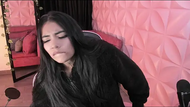 XXX chat uživo modela NattGomez