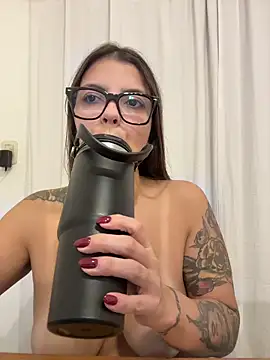 Pokazy przed kamerką – lilylovelesss