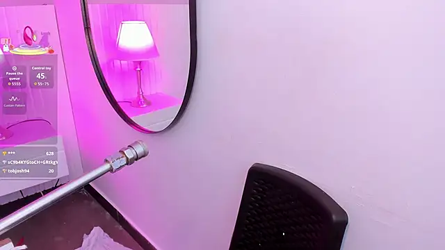 عرض كام klhoe_boobs
